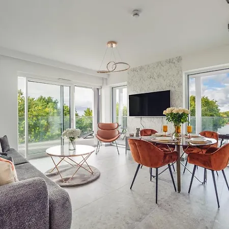 Plaza 302 Z Widokiem Na Morze-perlowa Przystan * 시아노제티